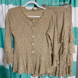 ❤️Sz. M Zadie B’s Cream lace outfit❤️